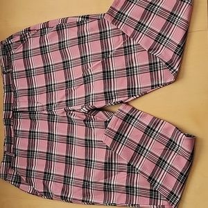Hot Topic size 3 pink & black plaid pants